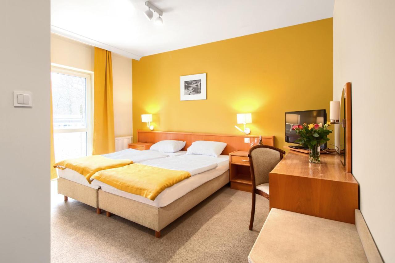 Taaakaryba Hotel Колобжег Екстериор снимка