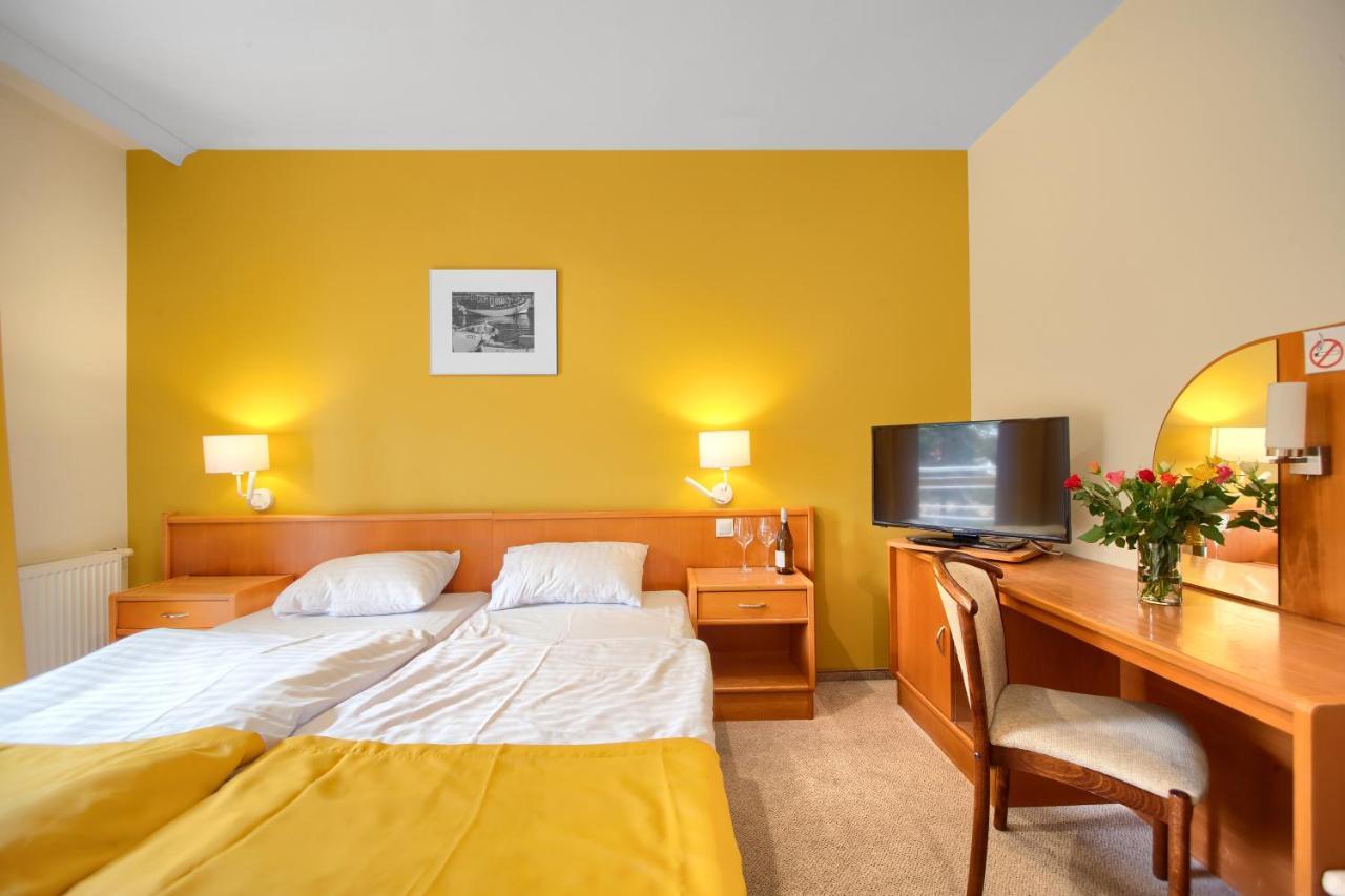 Taaakaryba Hotel Колобжег Екстериор снимка