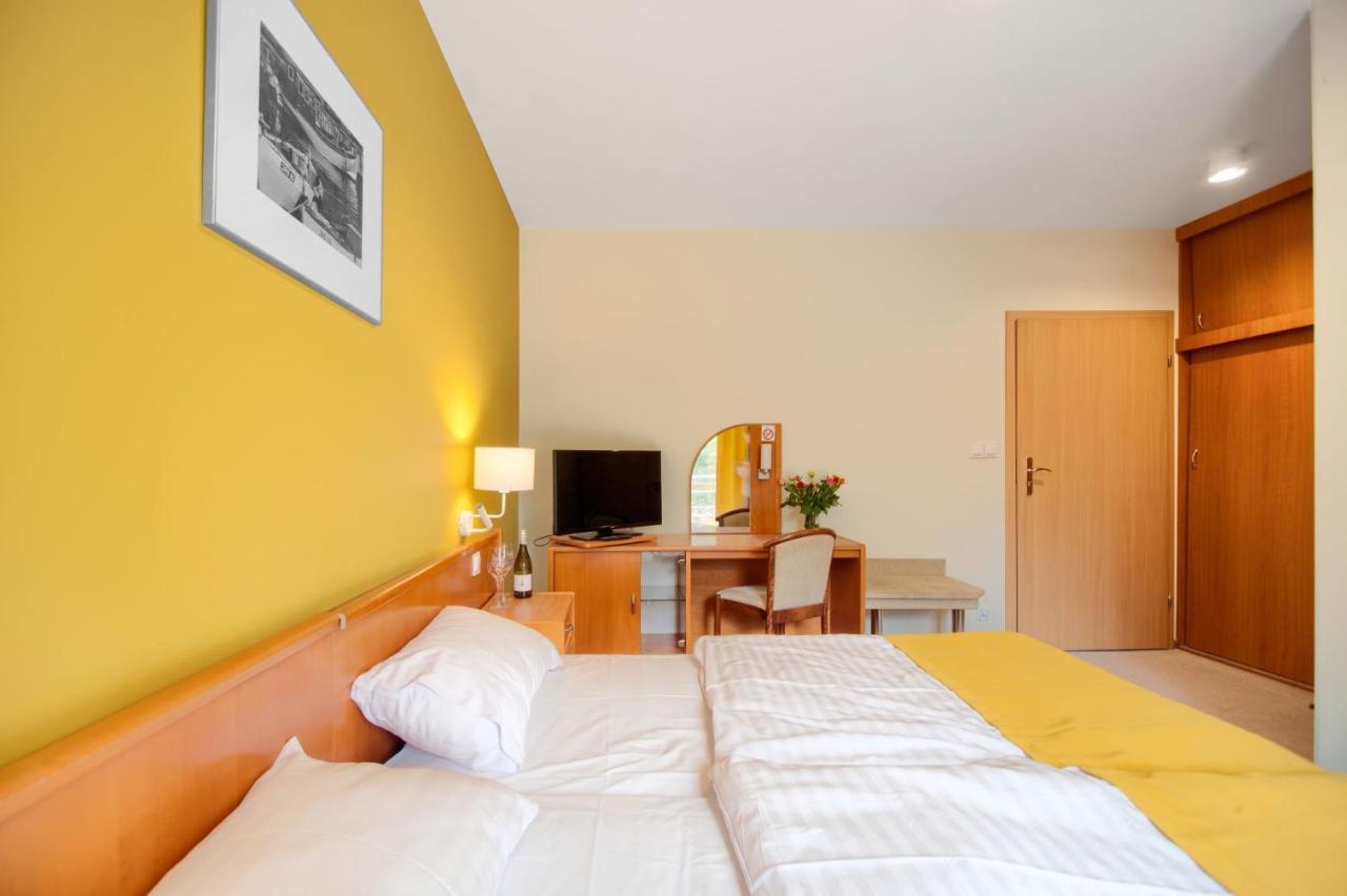 Taaakaryba Hotel Колобжег Екстериор снимка