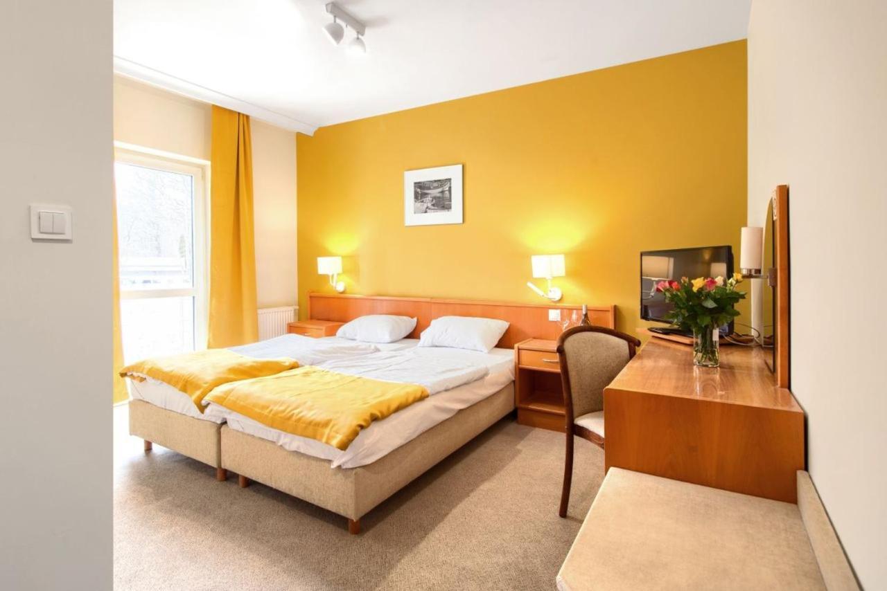 Taaakaryba Hotel Колобжег Екстериор снимка